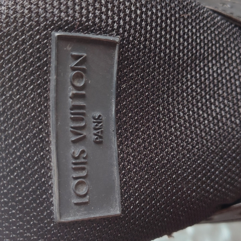 Louis Vuitton Men's Sneakers. With original Louis Vuitton bags for each shoe. - Picture 8 of 16